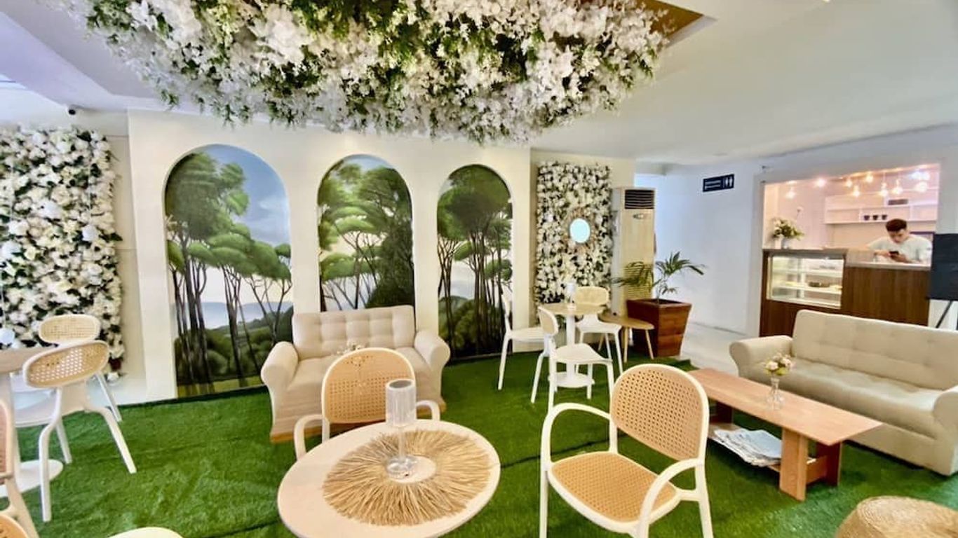 Hotel Euroasia By Bluebookers