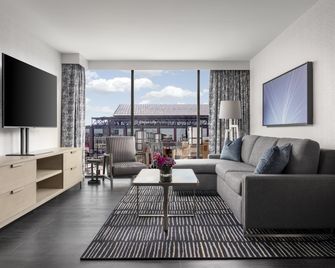 Loews Arlington Hotel - Arlington - Living room