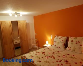 Biolandhof Dorn Highlander vom Elbdeich - Otterndorf - Bedroom