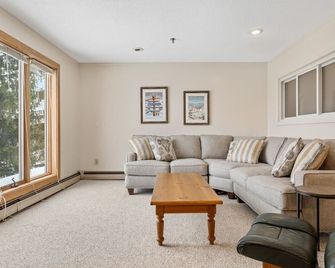 Ski on Ski Off Obertal - Stratton - Living room