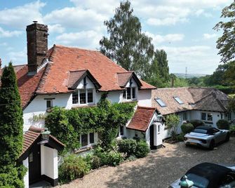 The Snug - Modern Loft, spectacular grounds & heated pool - Henfield - Edificio