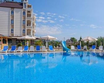 Veramar Beach Kranevo Resort - Kranevo - Pool