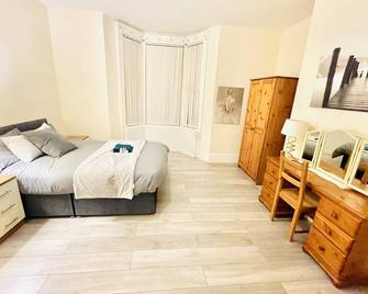 Spacious 2 Bedroom Apt Newcastle Upon Tyne - Newcastle upon Tyne - Bedroom