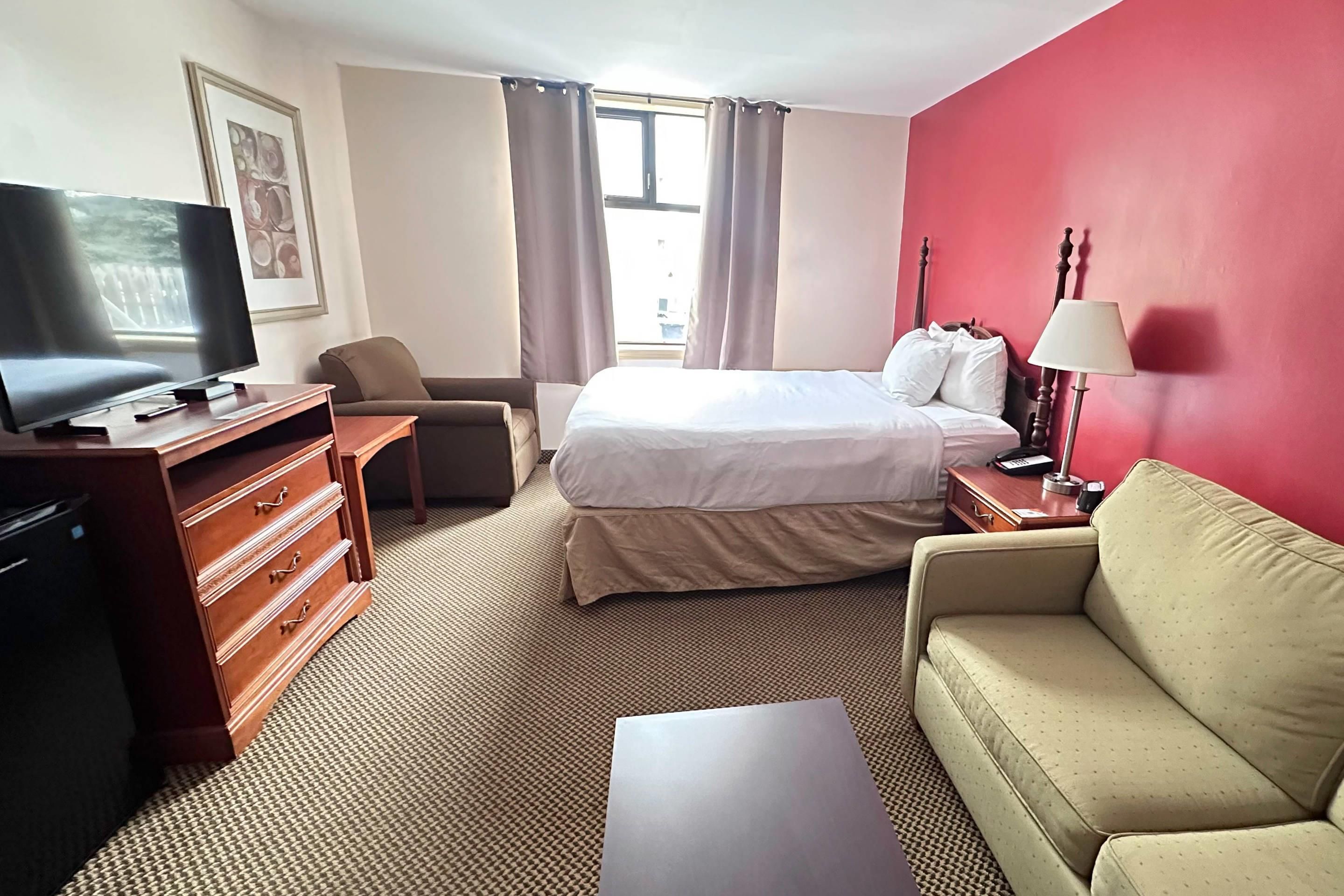 Econo Lodge City Centre - Kingston - Bedroom