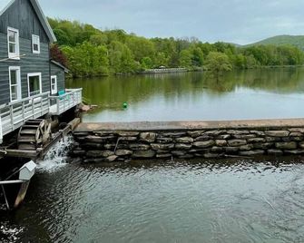 High-View Catskills Cabin - Margaretville - Outdoors view