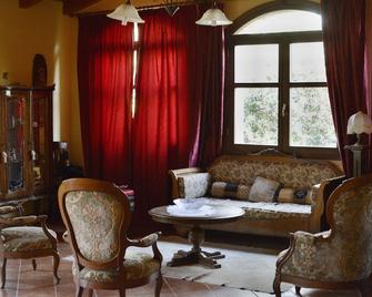 Hotel Funtana Noa - Villanovaforru - Living room