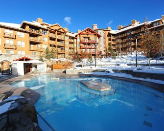 Earl Grey Lodge - Panorama - Pool