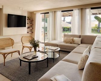 Anfitrión Villas & Suites - Marbella - Living room