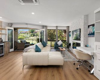Fairway Haven - Luxury Carlsbad Golf Course Condo on the Omni La Costa Resort - Carlsbad - Sala de estar