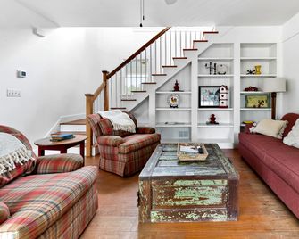 Gorgeous Farmhouse Rental for 12 Guests in Morgan County, Georgia - Madison - Obývací pokoj