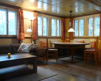 Large Apartment In A Black Forest House At The Foot Of The Feldberg - Sankt Blasien - Living room
