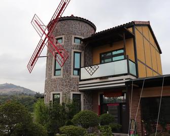 Wang Lao Ye B&B - Jinhu Township - Building