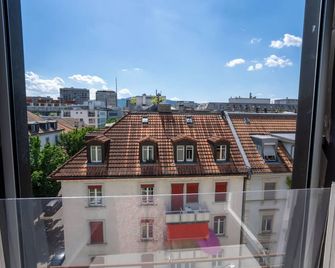 easyHotel Zürich City Main Station - Zurich - Balcony