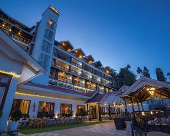 Istana Resort And Spa - דאריילינג - בניין
