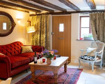 Meddlars a historic cottage on the countryside edge of a vibrant Market Town - Ipswich - Living room
