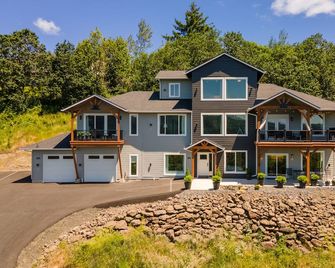 Eagles Bluff 1BR Suite of Kalama Oaks Lodge - Kelso - Edificio