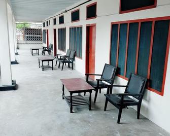 King Valley Hotel 2 - Kalam - Patio