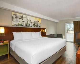 Comfort Inn Cambridge - Highway 401 - Cambridge - Schlafzimmer