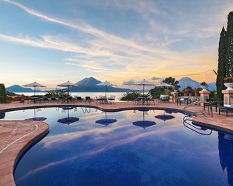 Hotel Atitlan - Sololá - Piscina