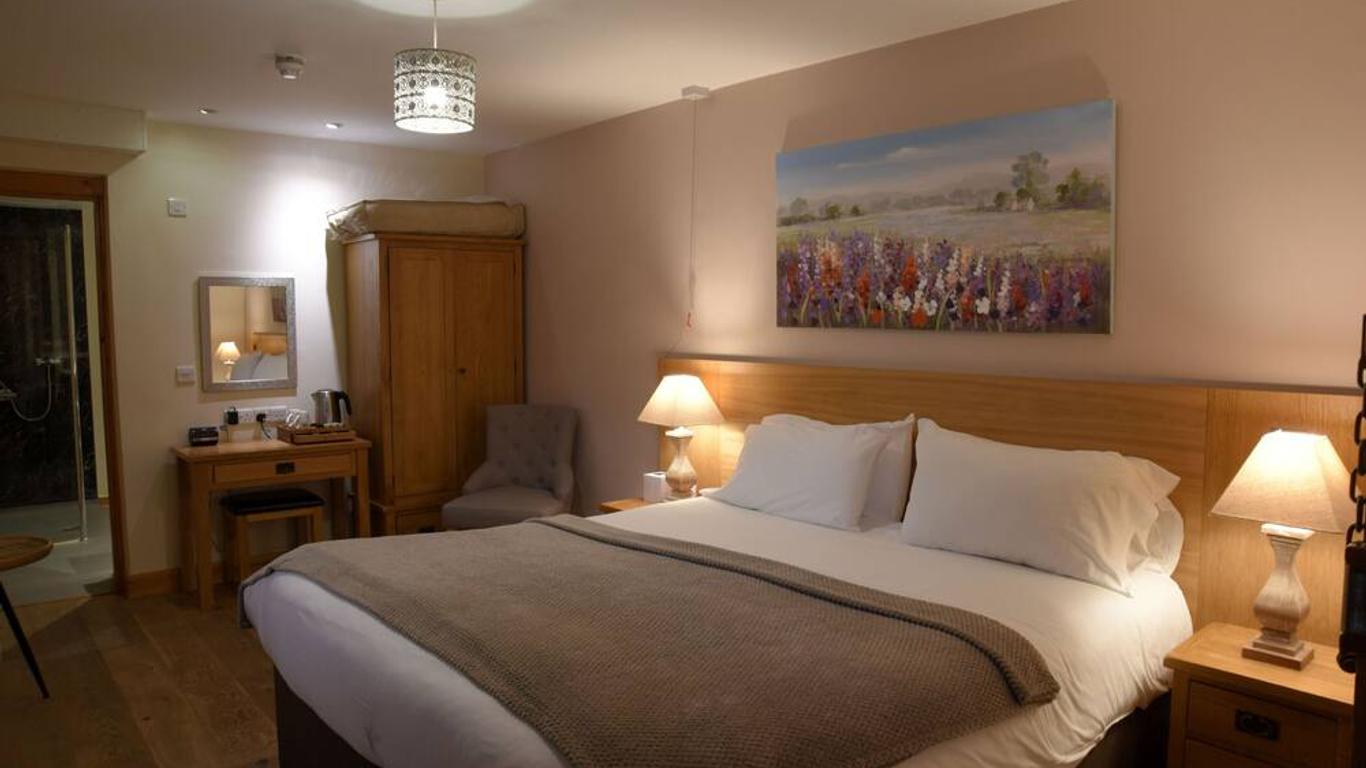 Crossways Inn