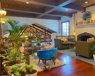 Casa Vallejo Hotel Baguio - באגיו סיטי - טרקלין