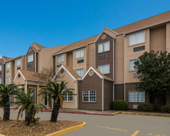 Americas Best Value Inn & Suites Lake Charles at I-210 Exit 5 - Lake Charles - Bygning