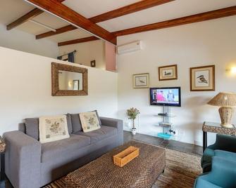 San Lameer Villa Rentals Bachelor Studio 2515 - Southbroom - Вітальня