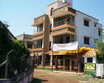 Basundhara Hotel - Shānti Niketan - Building