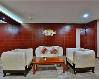 Hotel Silver Oak - Bilāspur - Front desk