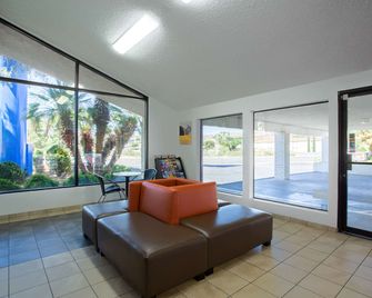 Motel 6-Kingman, Az - Route 66 West - קינגמן - סלון
