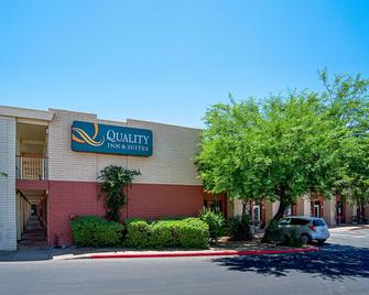 Quality Inn and Suites Phoenix NW - Sun City - Youngtown - Edificio