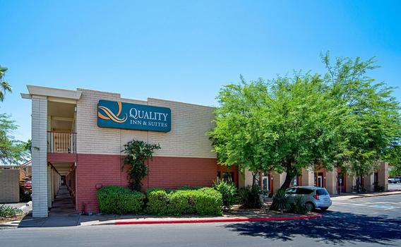 Quality Inn And Suites Phoenix Nw Sun City 67 2 6 9