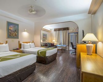 Quality Inn and Suites Phoenix NW - Sun City - Youngtown - Ložnice