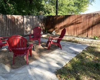 The Spot in Belton Texas for family and fun - Belton - Patio