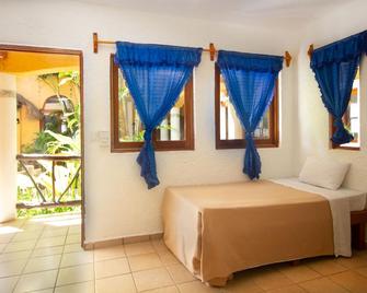 Hotel Bosque Caribe , 5th Av Zone - Playa del Carmen - Bedroom