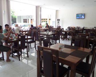 Syariah Arini Hotel - Surakarta City - Restaurant