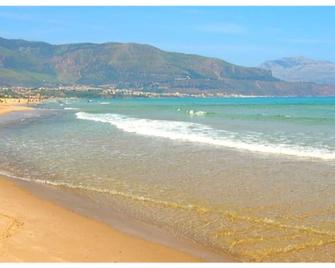 The Domus - Domus Yellow - Alcamo - Spiaggia