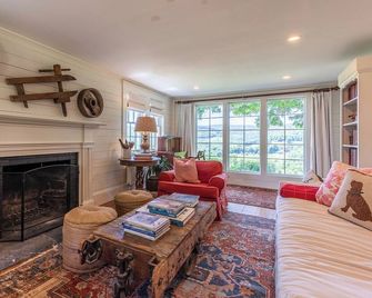 House- Near Woodstock Vt - Pomfret - Living room