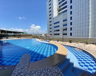 إيفرجرين بلازا هوتل تينان - مدينة تاينان - حوض السباحة