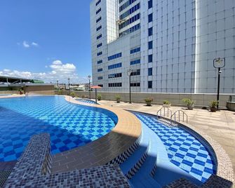 Evergreen Plaza Hotel - Tainan - Tainan - Zwembad