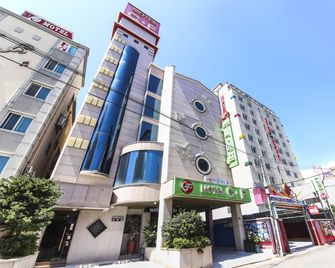 Yeosu Cf - Yeosu - Edificio