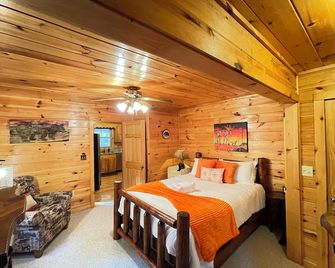 Bear Creek - Epworth - McCaysville - Bedroom