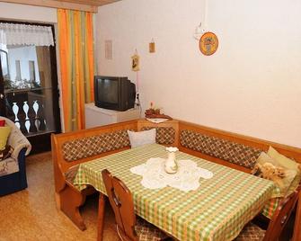 Woferlhof, Ferienhof Boxhorn - Böbrach - Comedor