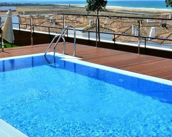 Hotel y Apartamentos Conilsol - Conil de la Frontera - Bể bơi