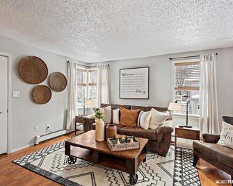 The Turnagain House • Bright & Cozy • Near Airport - Anchorage - Sala de estar