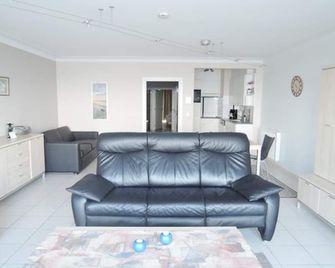 Apartment in Zeedijk with Sea Views - Middelkerke - Wohnzimmer