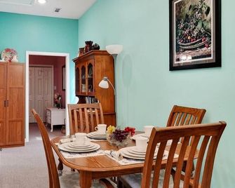 Center Hill Cottage - Smithville - Dining room