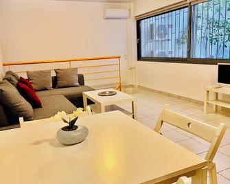 Elvita Apartments - Athens - Living room