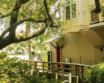 Water's Edge Inn - Adults Only - Folly Beach