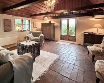 2 bedroom beautiful home in Glemmingbro - Glemminge - Wohnzimmer